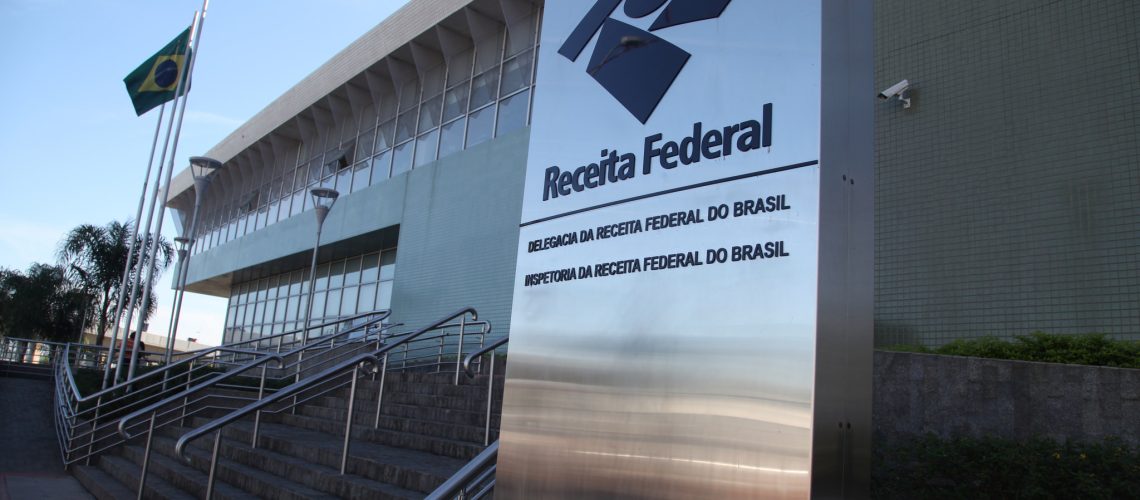 Fachada do prédio da Receita Federal do Brasil.